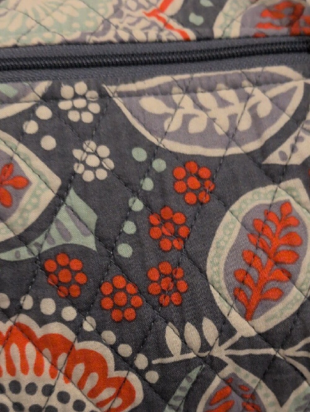 Vera Bradley Quilted Cotton Travel Bag in Nomadic Pattern - EUC - Picture 4 of 12